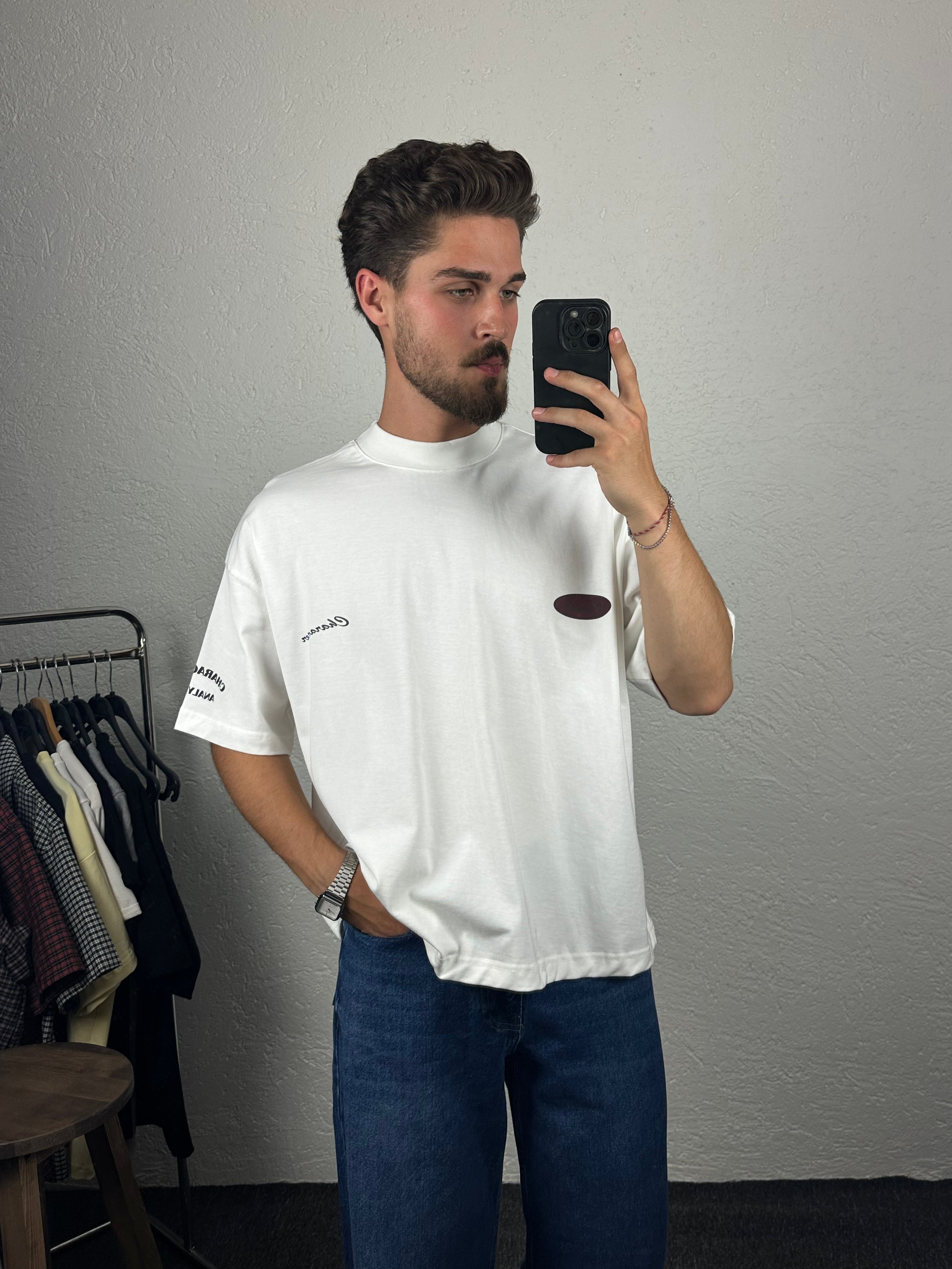 Beyaz Character Analysıs Boxy Fit T-shirt