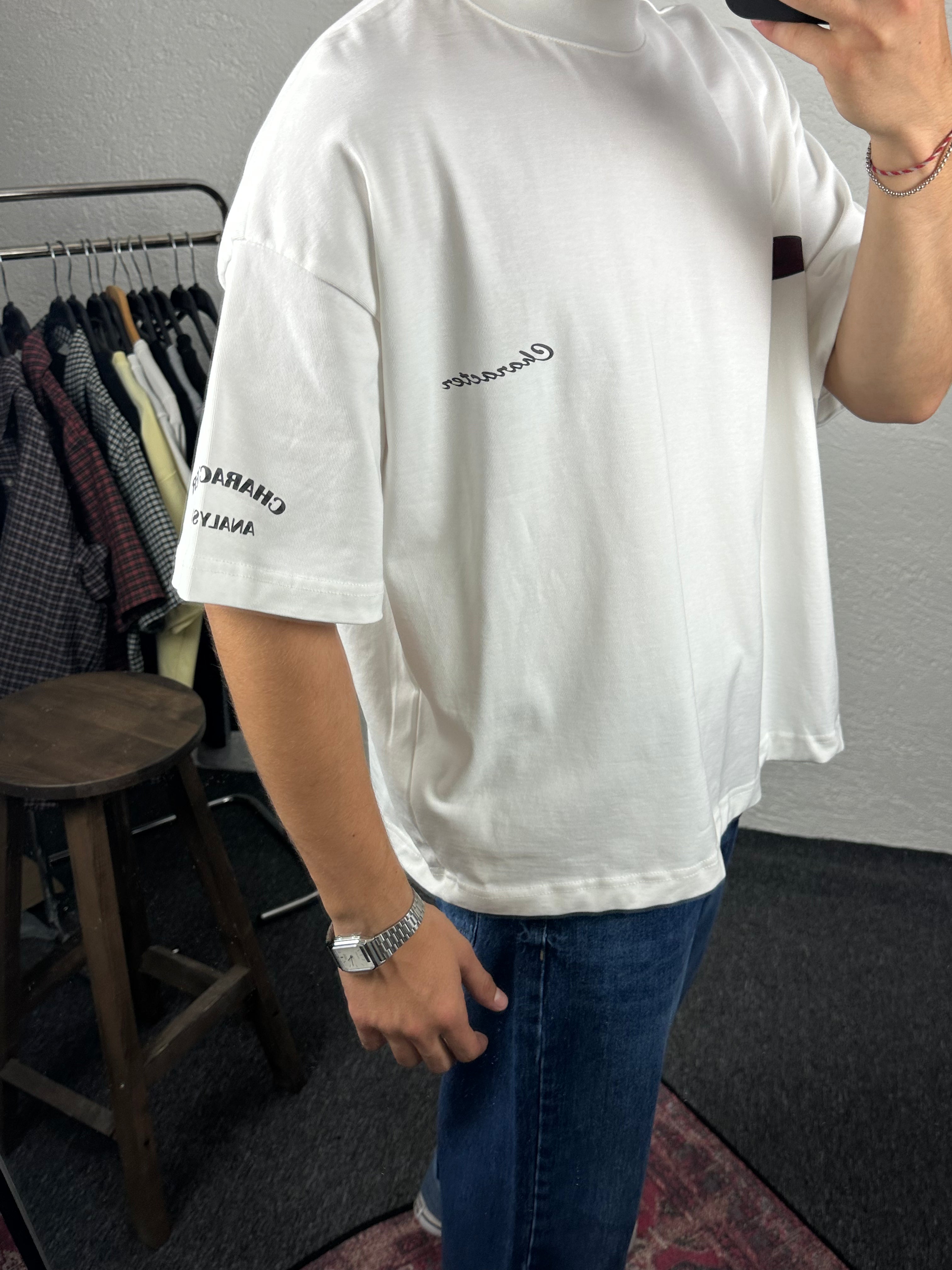 Beyaz Character Analysıs Boxy Fit T-shirt