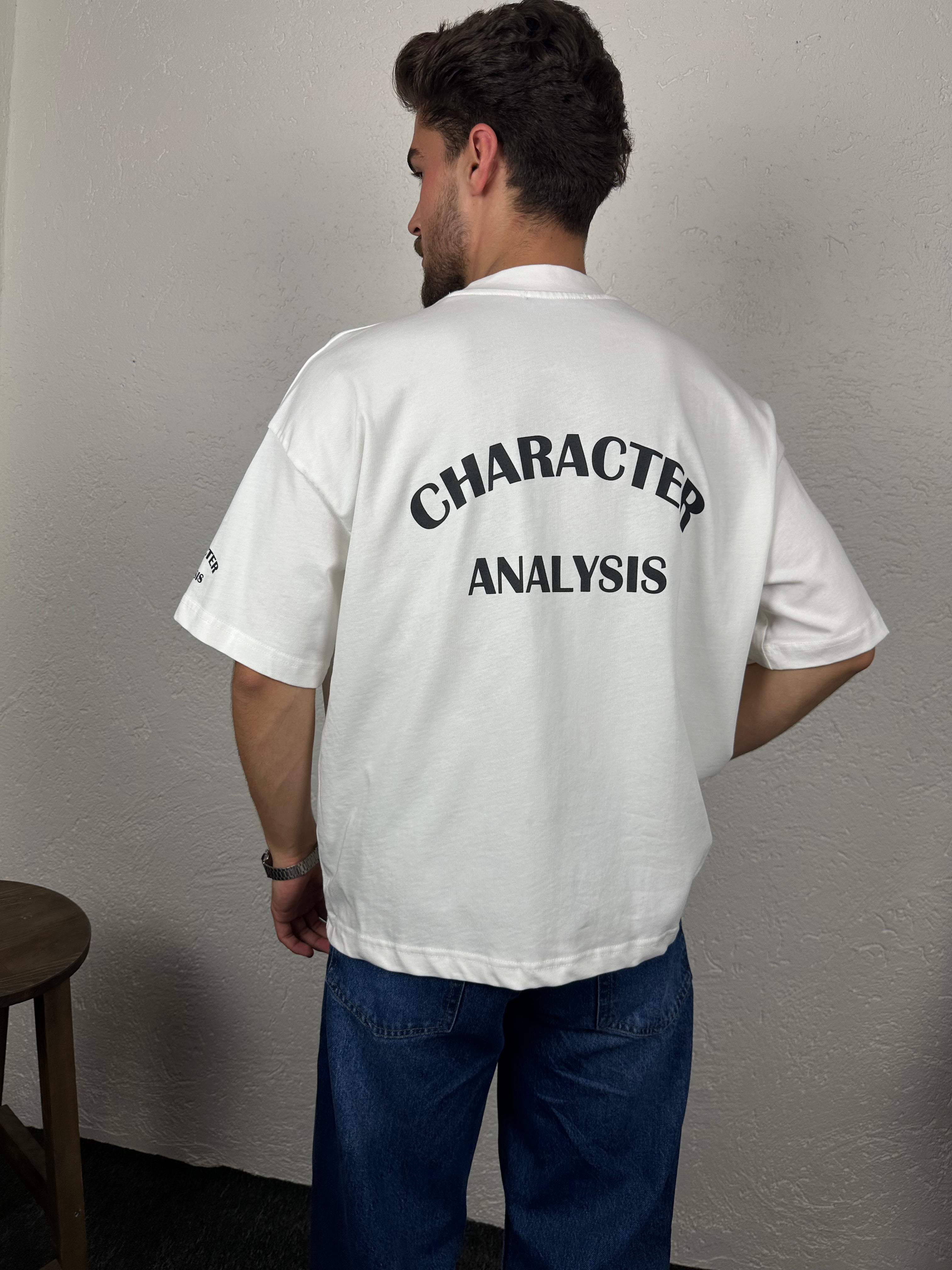 Beyaz Character Analysıs Boxy Fit T-shirt